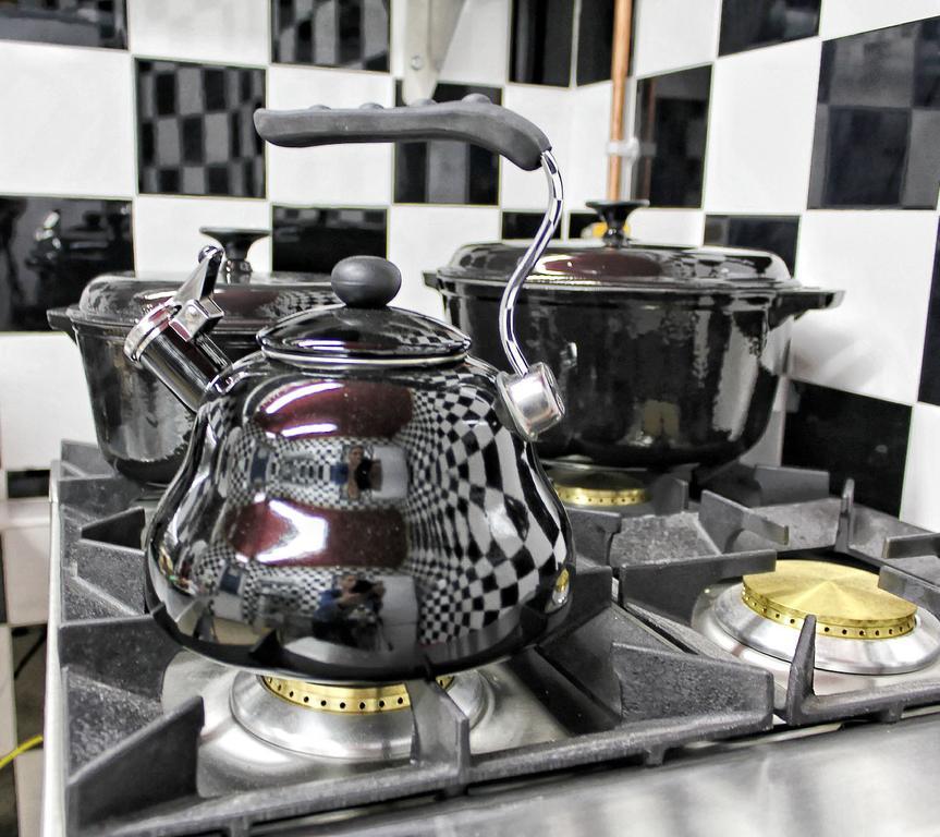 Lumely Fee Bunkhouse Aparthotel Kendal Bagian luar foto