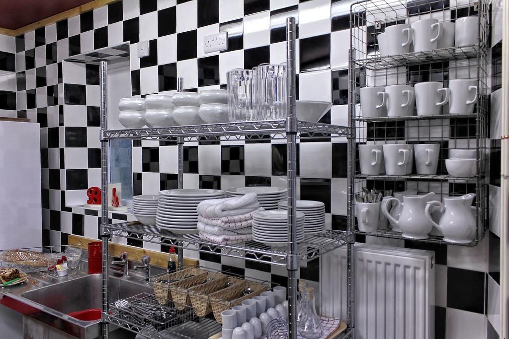 Lumely Fee Bunkhouse Aparthotel Kendal Bagian luar foto