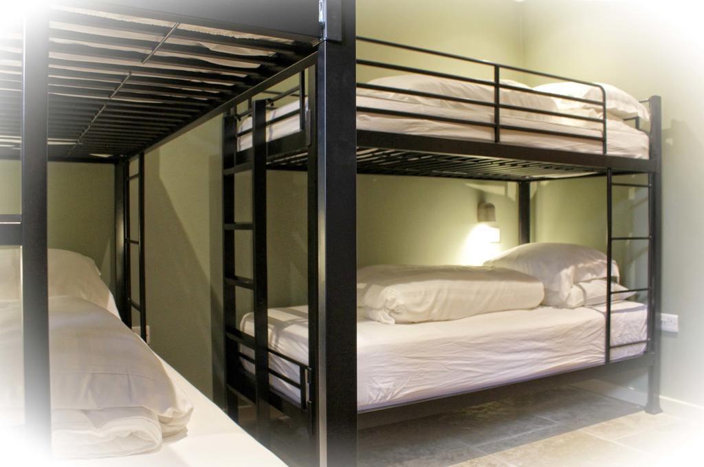 Lumely Fee Bunkhouse Aparthotel Kendal Bagian luar foto